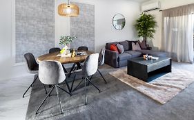 Modern 3 Bed Overlooking Hagley Park